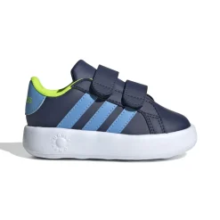Adidas Scarpe infant realizzate in parte con materiali riciclati.