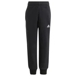 Adidas Stile sportivo e materiali in parte riciclati.