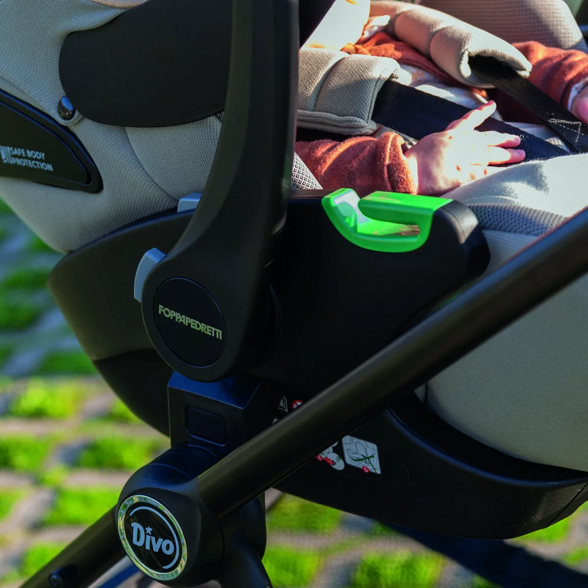 Foppapedretti Trio divo sport + seggiolino rek desert+ adattatore –